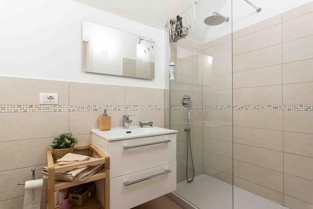 Casa Nel Cuore Della Citta Apartment Rapallo Bagian luar foto